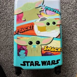 Star Wars Baby Yoda Suitcase